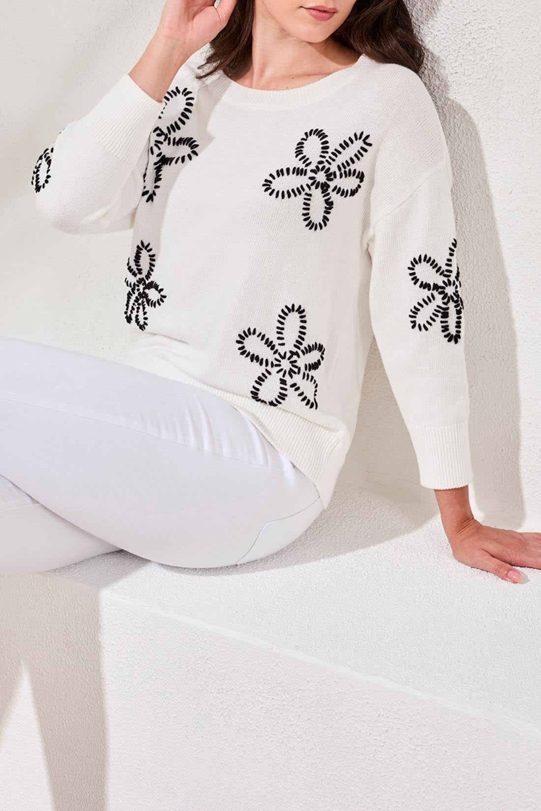 Tribal 3/4 Sleeve Crew Neck Sweater With Embroidery