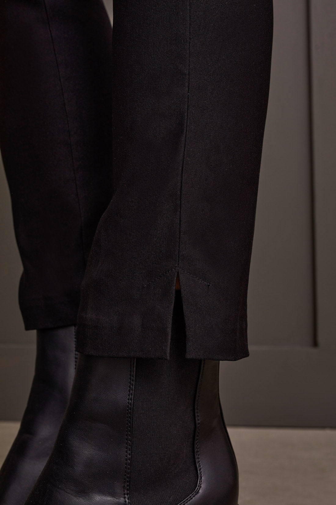 Tribal Flatten It Pull on Ankle Pant w/ Slits