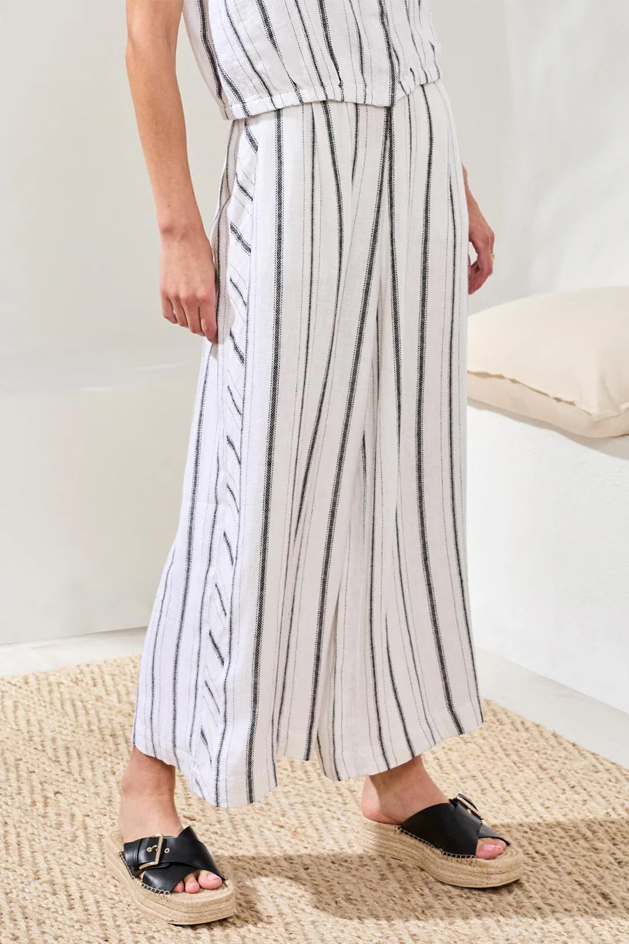 Tribal Soft Linen Flowy Wide Leg Crop Pants