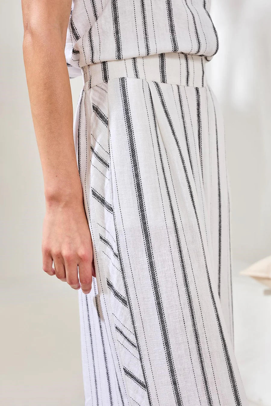Tribal Soft Linen Flowy Wide Leg Crop Pants