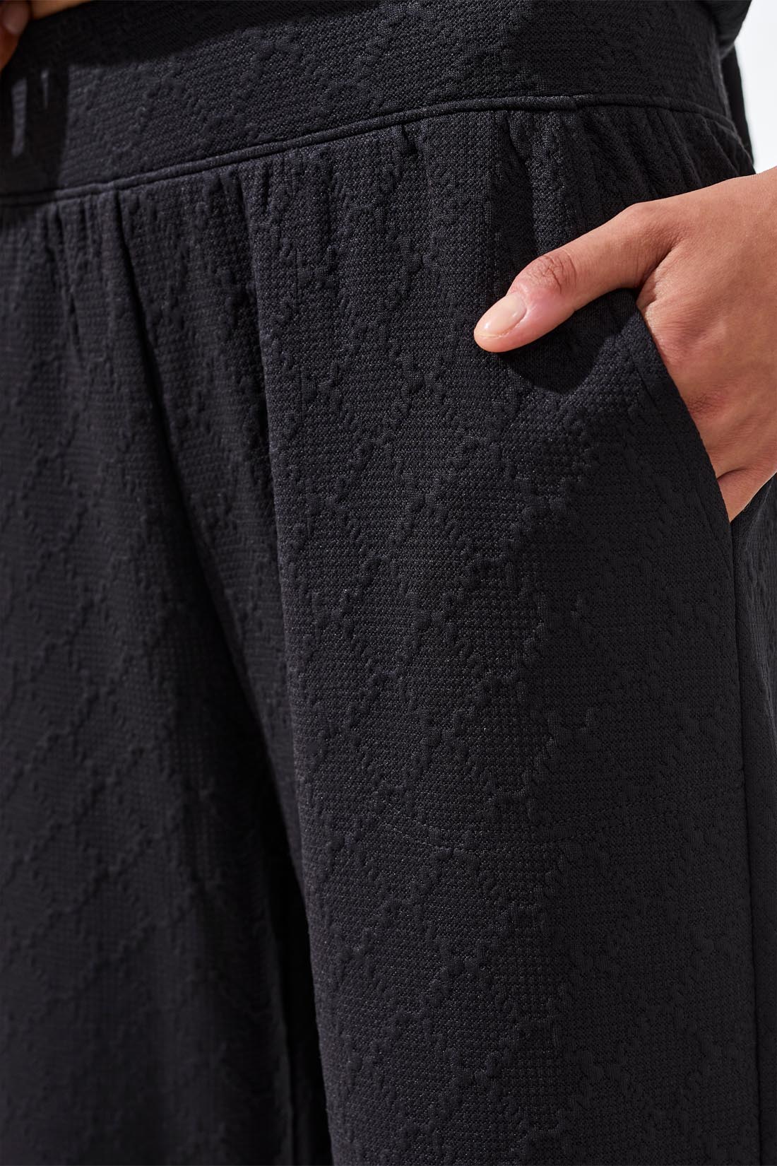 Tribal Pull On Capri W/ Pockets